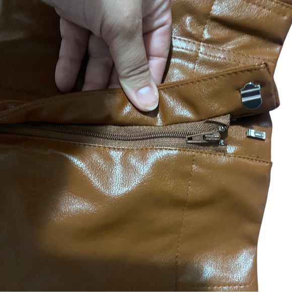 Brown faux leather shorts nwt size m - Picture 5 of 6